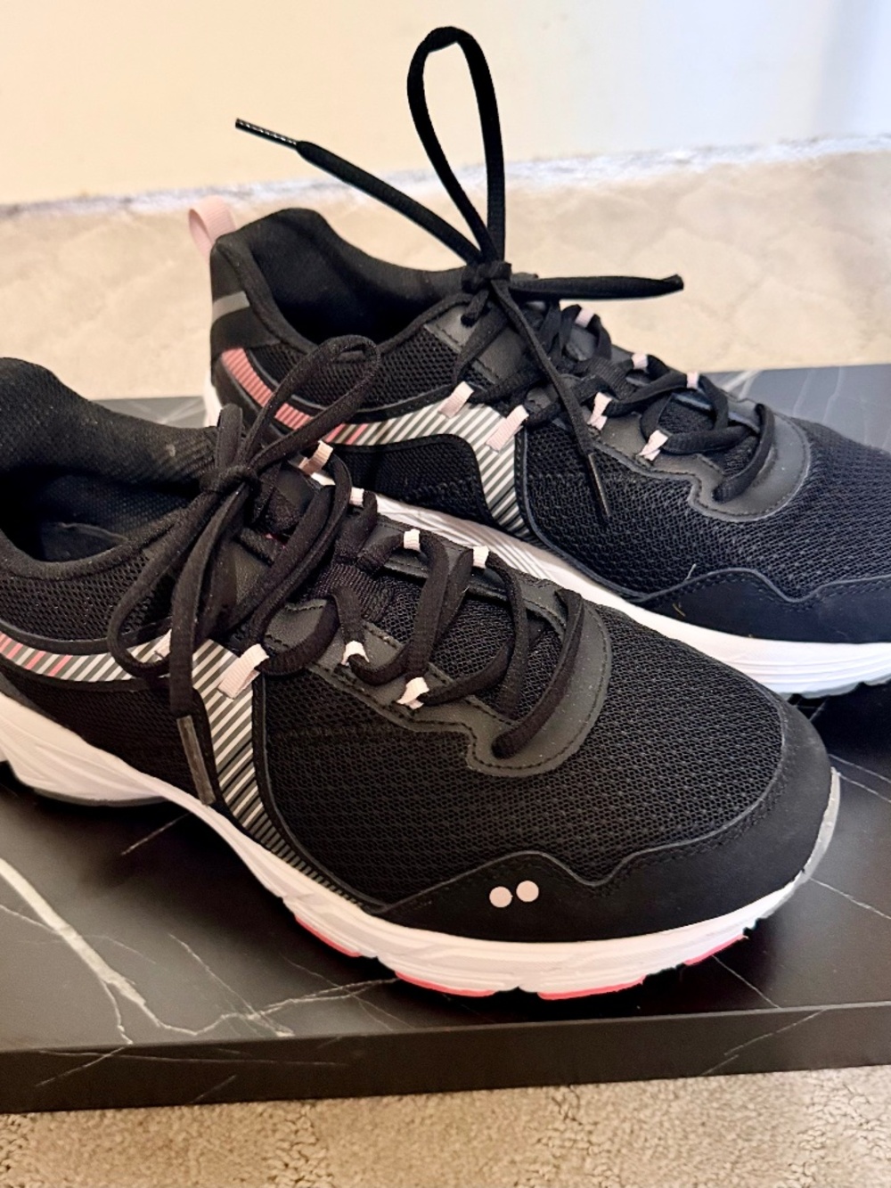 Ryka Intrigue 2 Running shoes womans sz.9.5